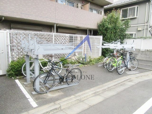 ル・リオン経堂ＰＬＥＡＳＡＮＴのその他共用部分|駐輪場です。