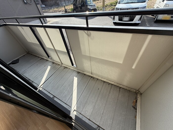 桜井市大字河西のアパートのバルコニー