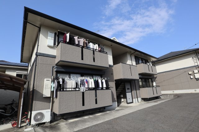 桜井市大字河西のアパートの外観