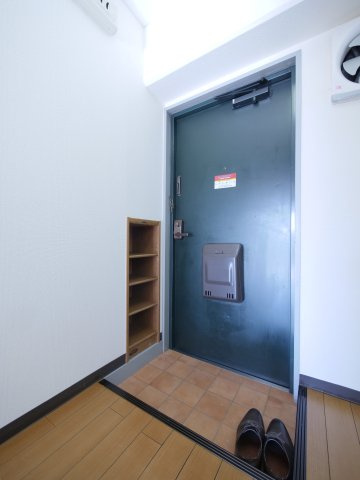 コープエスポワールⅠ棟の玄関|※写真は別の部屋のものです。