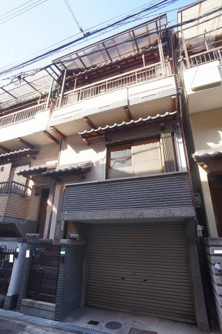 【外観】 | 平野区喜連東1丁目 | 【外壁塗装後のお引渡しです☆】ローン返済目安：月々約34084円（頭金0円、変動金利0.875％、返済期間40年、ボーナス払い無しで試算しています）