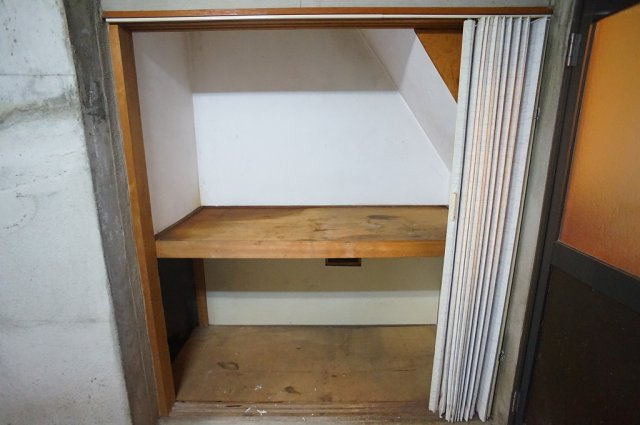 【収納】 | 平野区喜連東1丁目 | 車庫内に物入れあります♪