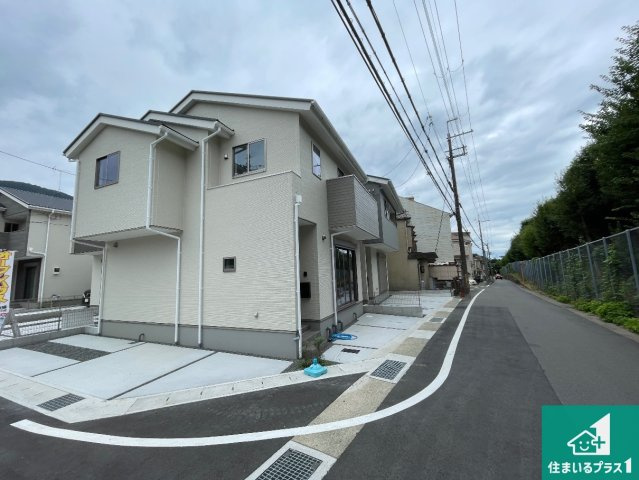 京都市山科区小山西御所町　第1期　新築一戸建ての外観|周辺は落ち着いた街並みの住宅地！子育てがしやすい住環境です！気になることがありましたら、お気軽にお問い合わせください！