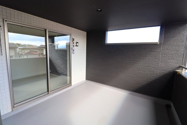 新築戸建・新築建売　郡山市安積町南長久保二丁目　安積第三小・安積第二中のバルコニー|インナーバルコニーなので急な天候不良でも安心です！