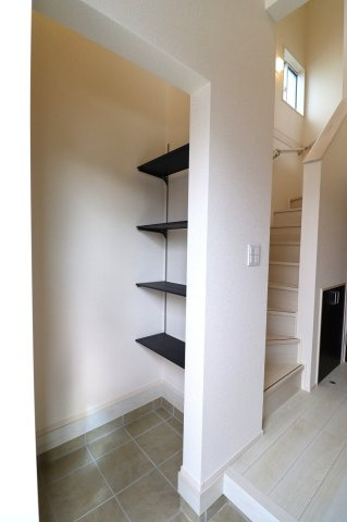 新築戸建・新築建売　郡山市安積町南長久保二丁目　安積第三小・安積第二中の収納|土間収納は、ベビーカーやカー用品など外で使用する物の収納に便利です！