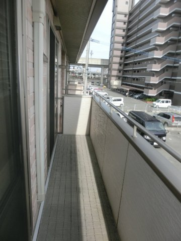 熊本市西区蓮台寺４丁目のアパートのバルコニー