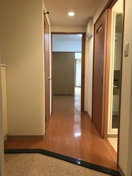 ディアコート白川の玄関