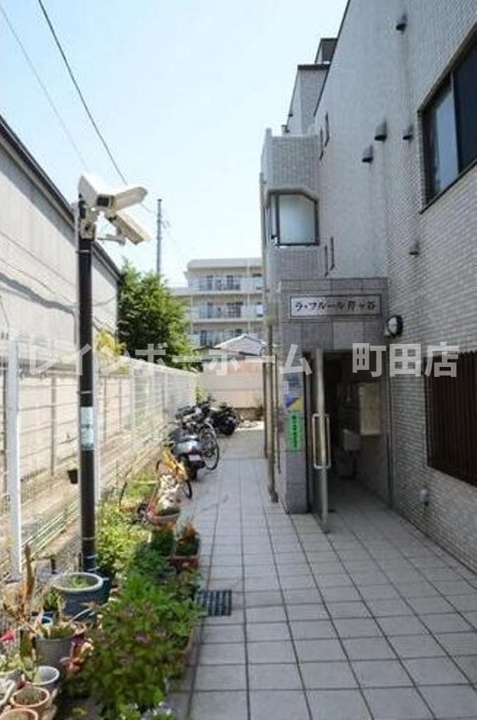 ラ・フルール芹ヶ谷※初期費用分割後払いサービス利用可能物件のエントランス