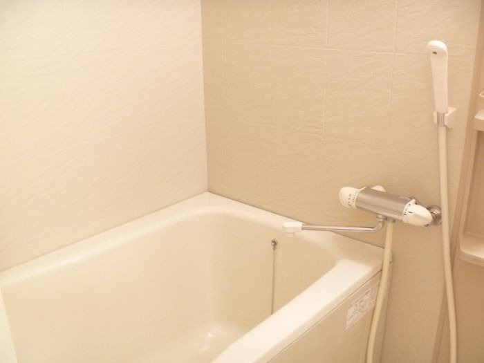 クラージュ田島の浴室