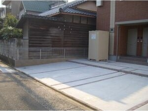 レジデンス桜山の駐車場