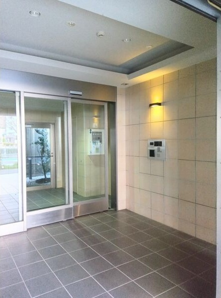 verite覚王山のエントランス