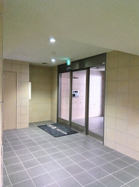 verite覚王山のエントランス
