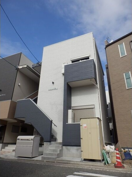 Ampio高畑の外観