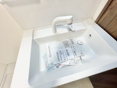 【洗面所】 | グリーンエクセル柴原 | 物件を比較検討したいお客様には、「物件比較見学プラン」をご用意しております。こちらの物件だけでなく、お客様の希望に沿った物件を、いくつかまとめてご案内させて頂きます。