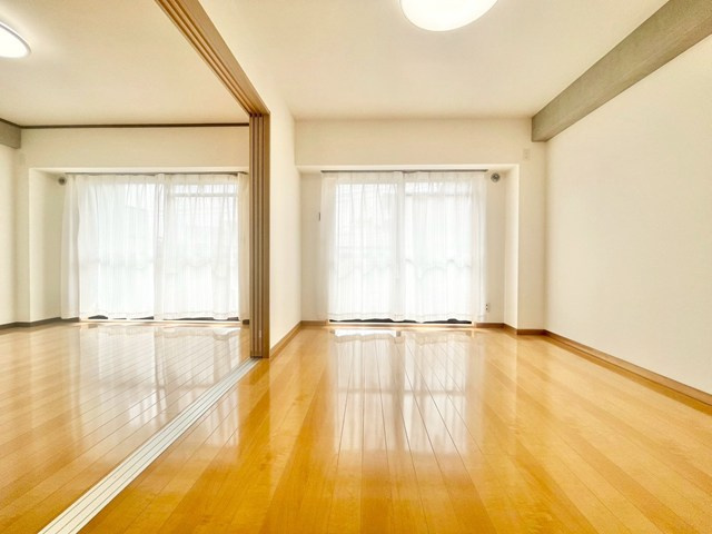 【その他】 | グリーンエクセル柴原 | 現在ご返済中のカーローン・カードローン・教育ローンなどを住宅ローンに一本化したり、家具家電購入費用・引越し費用を住宅ローンと組み合わせるなど、お客さまにメリットの多い住宅ローンのご提案が可能です。