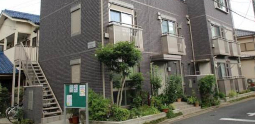 ウエストヒル氷川台3のエントランス