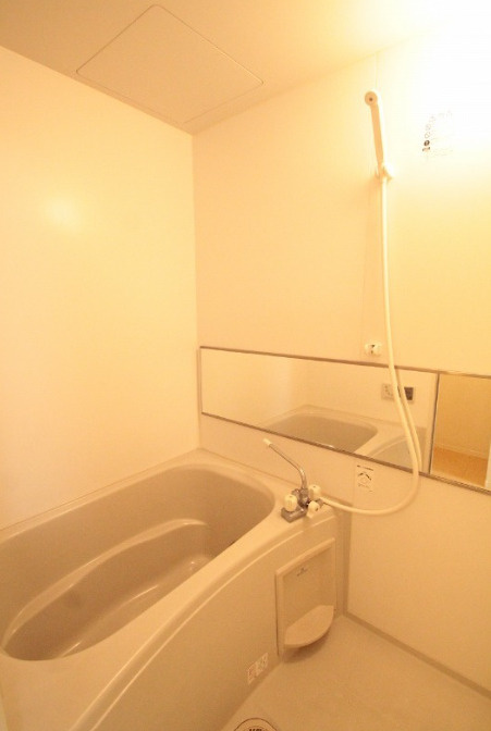 ウエストヒル氷川台3の浴室