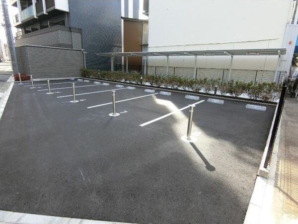 ディアレイシャス浅間町の駐車場