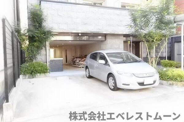 プレサンス東別院駅前の駐車場|駐車場です