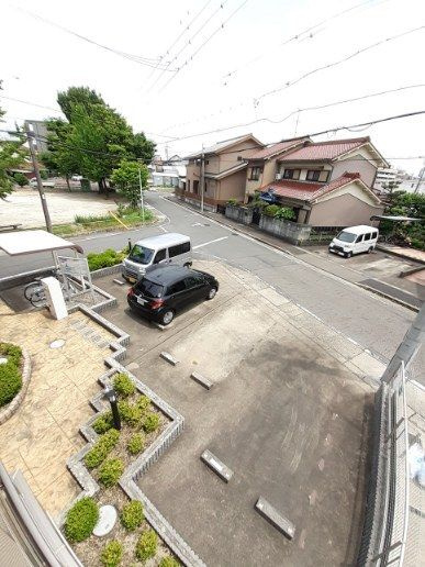 フォレストスクエアの駐車場
