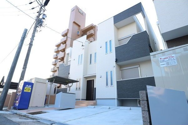 Grandtic Residence堀田の外観