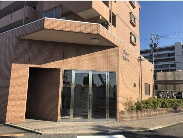ドルチェ茶屋ヶ坂のエントランス