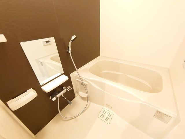 オ　ソレイユ呼続の浴室