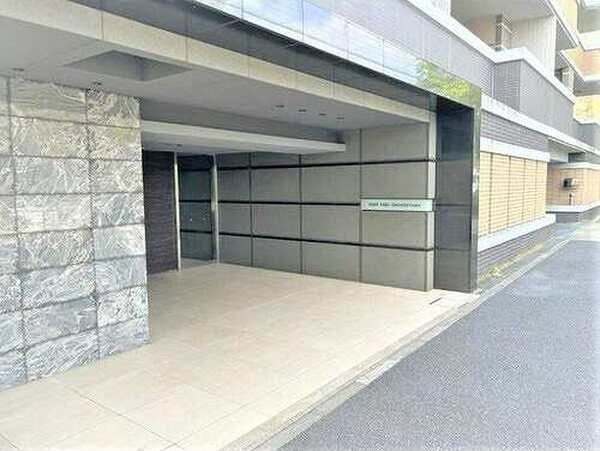 バンベール東山のエントランス