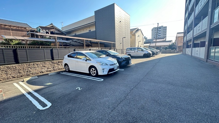 プリムヴェールの駐車場