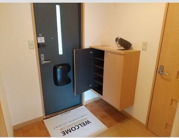 ソレイユ砂口の玄関