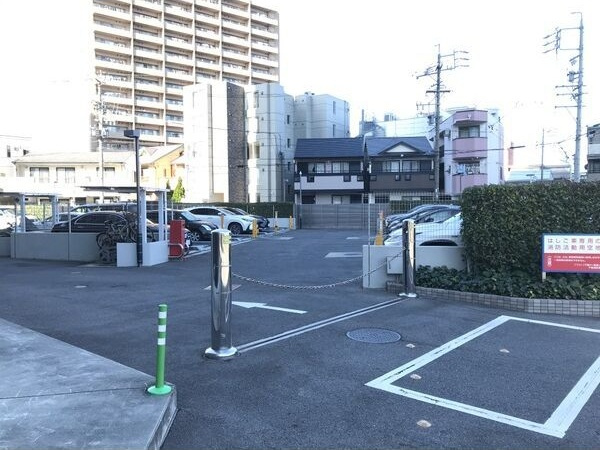 グランスイート千種タワーの駐車場