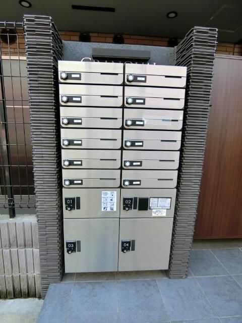 グランクオール朝霞のエントランス