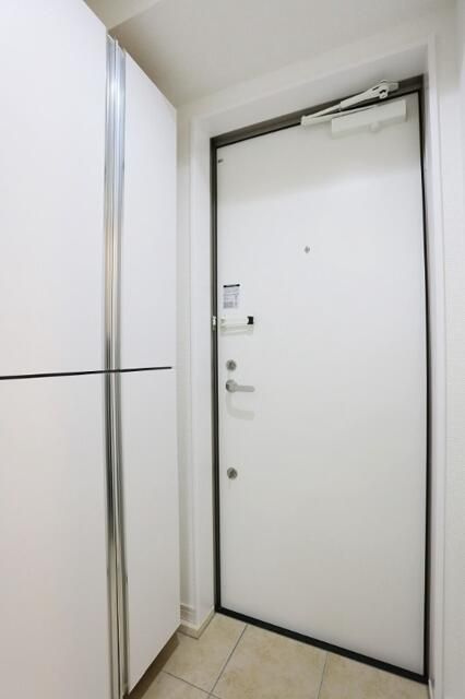 グランクオール朝霞の玄関