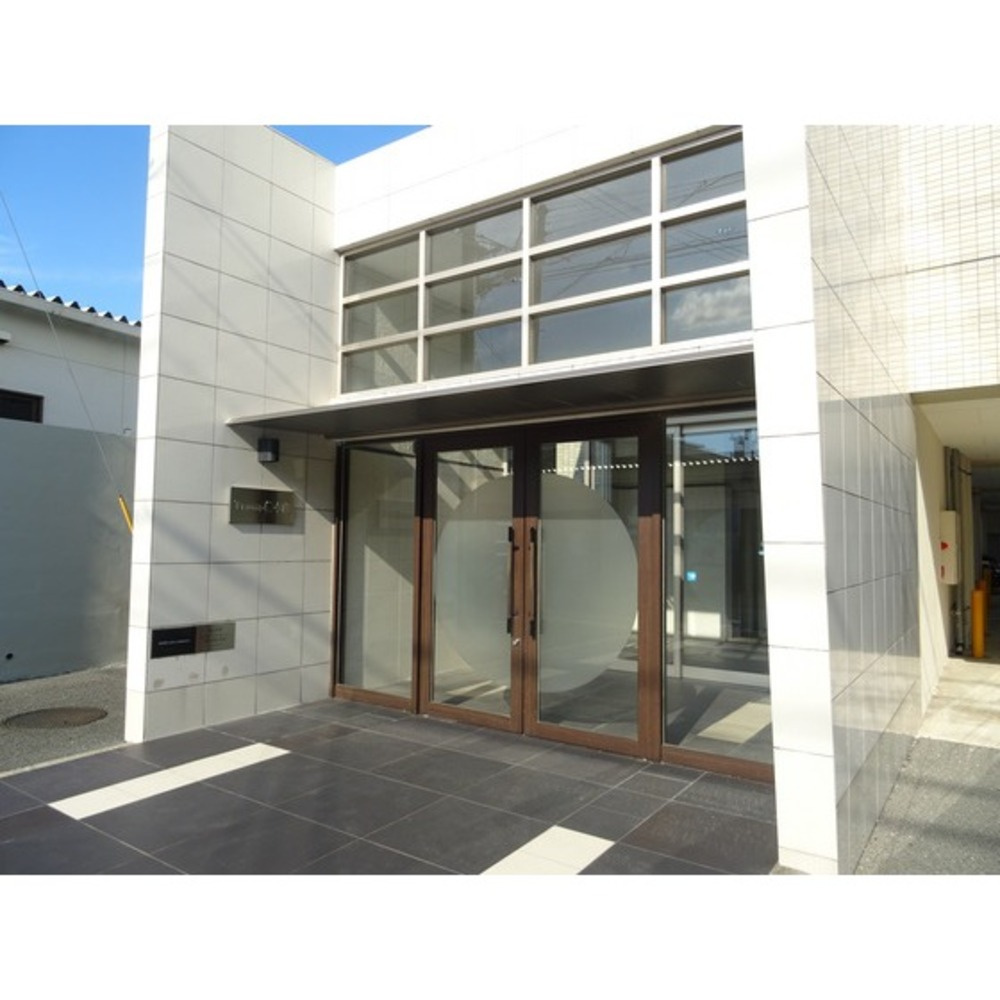 熊本市中央区萩原町の賃貸マンションのエントランス