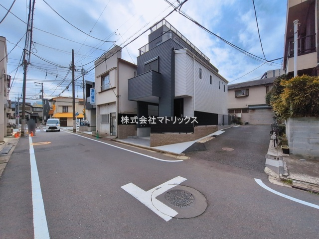 板橋区小茂根2丁目　屋上テラス×車庫付　ハイグレード住宅　限定1棟の前面道路含む現地写真