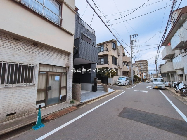 板橋区小茂根2丁目　屋上テラス×車庫付　ハイグレード住宅　限定1棟の前面道路含む現地写真