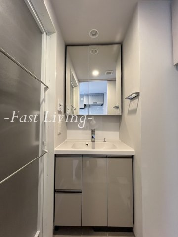 ルフォンプログレ神田プレミアの独立洗面台