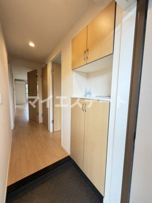 【玄関】 | ピュアリー | 別部屋写真使用