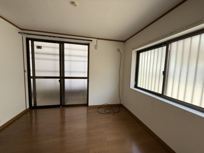 【居間・リビング】 | 灘区上野通4丁目貸家 | ゆったり過ごせる居間です