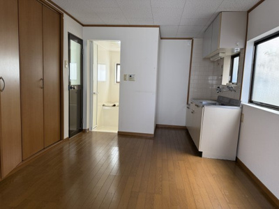 【居間・リビング】 | 灘区上野通4丁目貸家 | 収納たっぷりのダイニングスペース