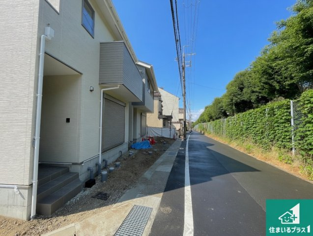 京都市山科区小山西御所町　第1期　新築一戸建ての前面道路含む現地写真|周辺は落ち着いた街並みの住宅地！子育てがしやすい住環境です！まだ未完成ですが、現地でしかわからない事もございます。是非一度ご覧ください。