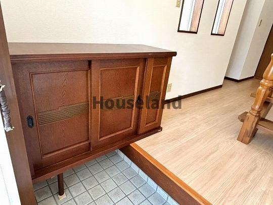 貴志川町長原戸建の玄関