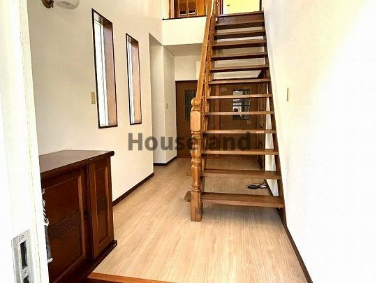 貴志川町長原戸建の玄関