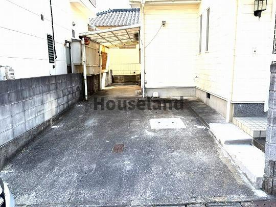 貴志川町長原戸建の駐車場