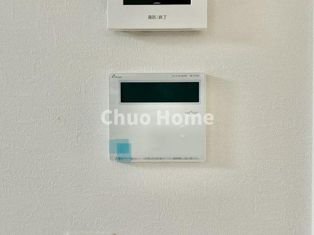江戸川区松島2丁目新築分譲住宅の発電・温水設備|【給湯リモコン】外での一日を忘れさせてくれるオートバス機能でお好みの湯量・温度に調整された浴槽。