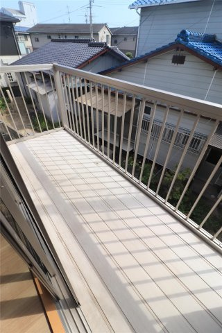 ウッディバードＢ棟のバルコニー