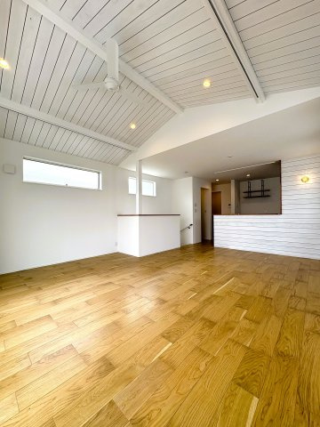 California Breeze — 辻堂東海岸の家の内装