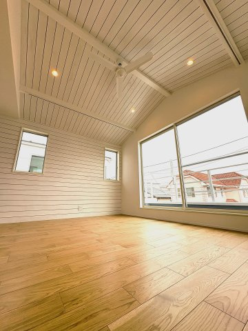 California Breeze — 辻堂東海岸の家の前面道路含む現地写真