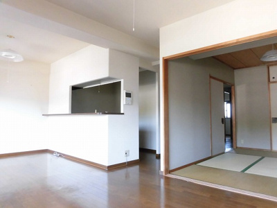 【居間・リビング】 | サーパス西津田II