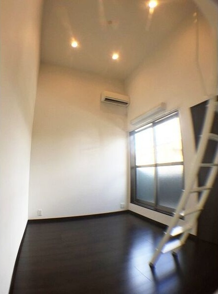 アーティ山王(アーティサンノウ)の居間・リビング